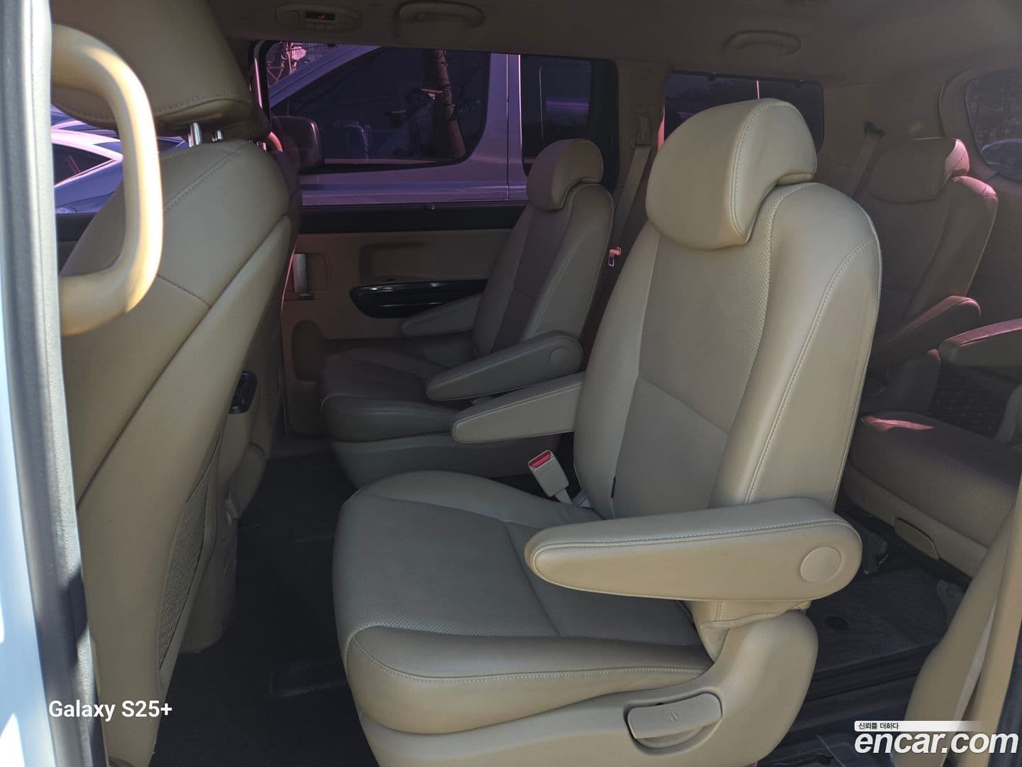 Main__Slider__Photo:Canival Kia 2015.6-7