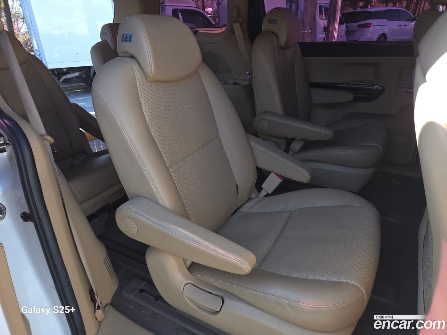 Main__Slider__Photo:Canival Kia 2015.6-9