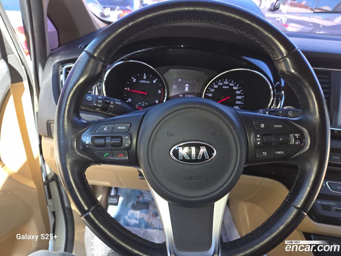 Canival Kia 2015.6-OPTION-020