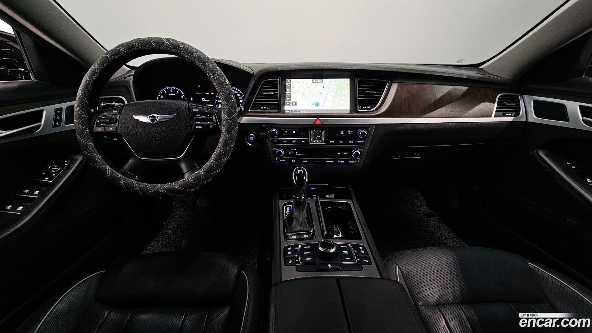 Main__Slider__Photo:Genesis Hyundai 2014.1-6