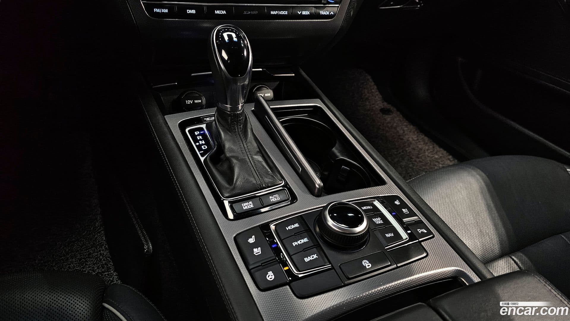 Main__Slider__Photo:Genesis Hyundai 2014.1-8