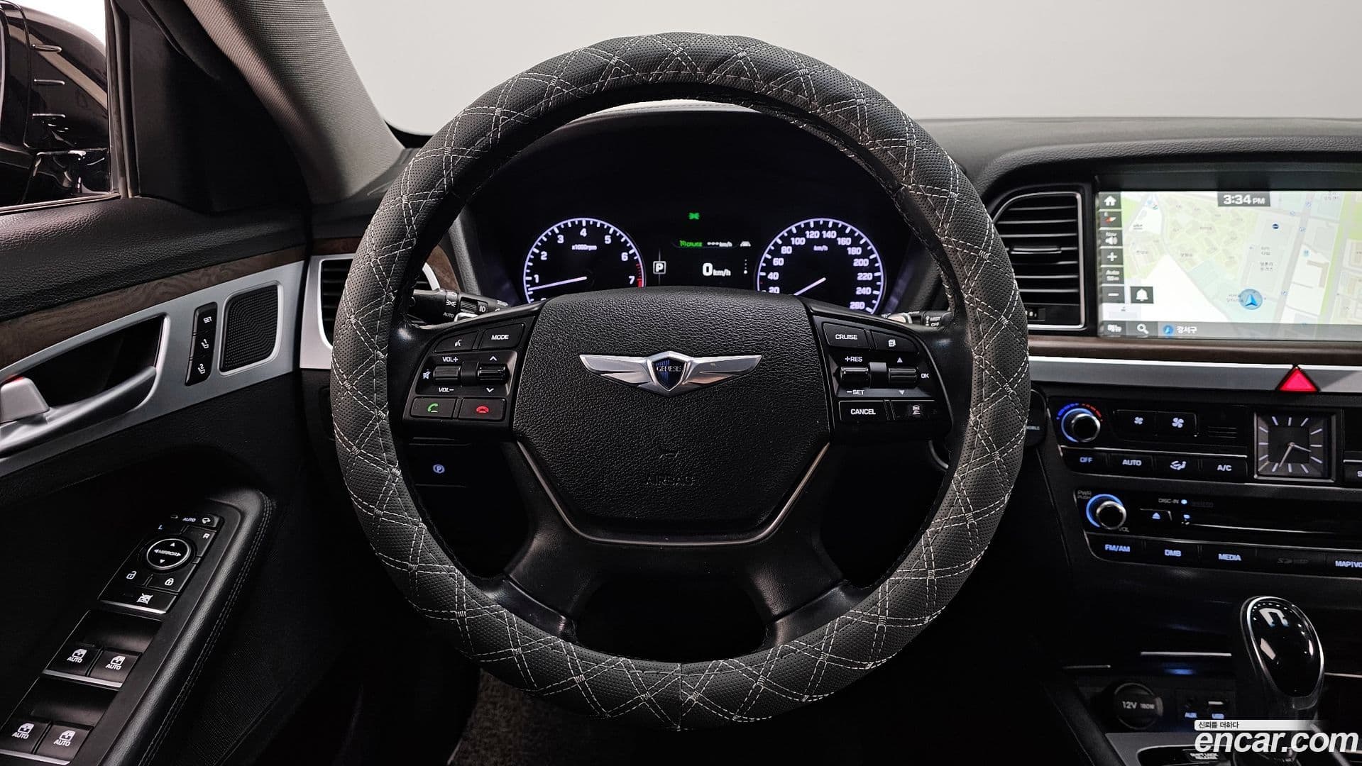 Main__Slider__Photo:Genesis Hyundai 2014.1-12