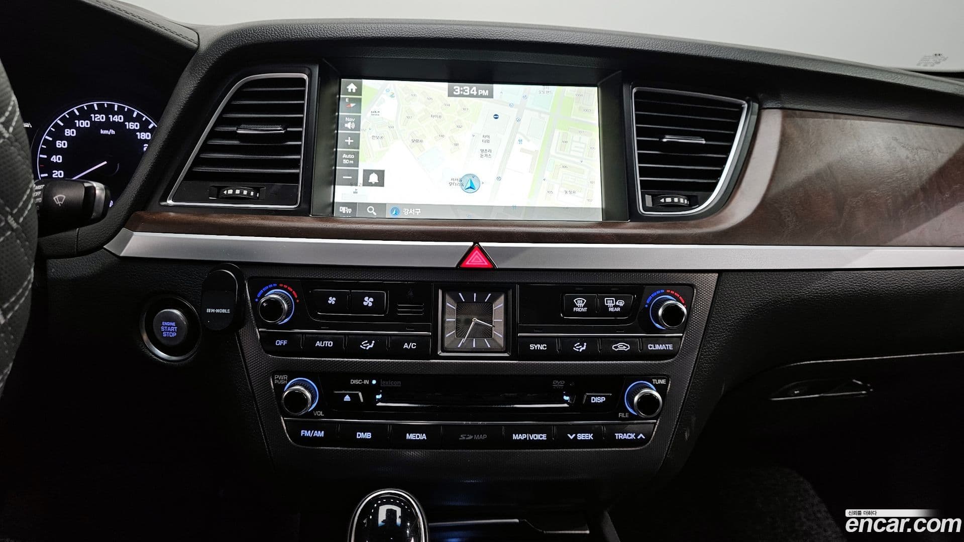 Main__Slider__Photo:Genesis Hyundai 2014.1-13