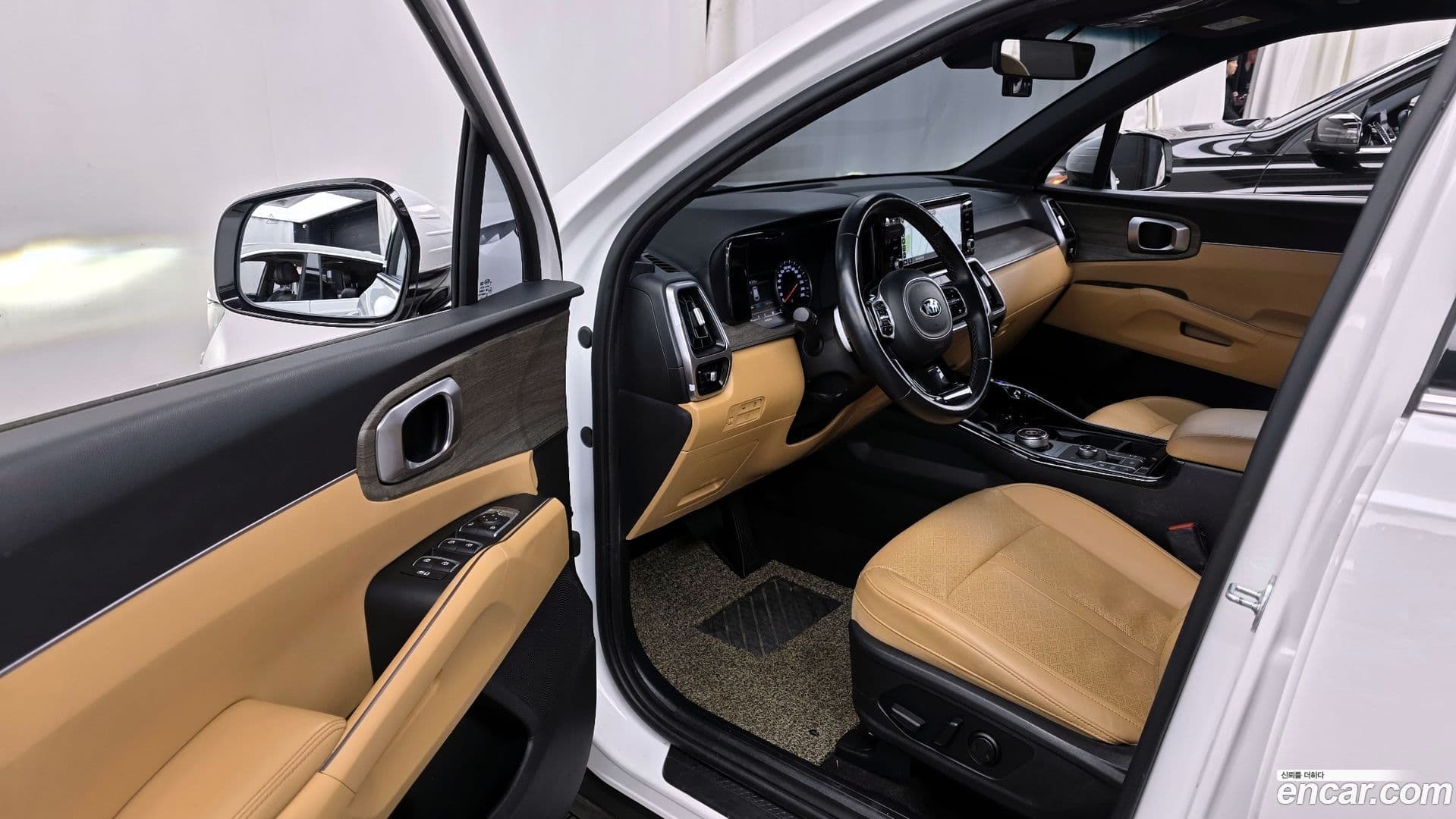 Main__Slider__Photo:Sorento Kia 2020.11-9