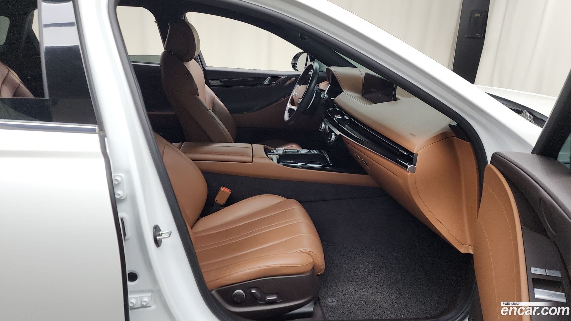 Main__Slider__Photo:G80 Genesis 2021.1-10