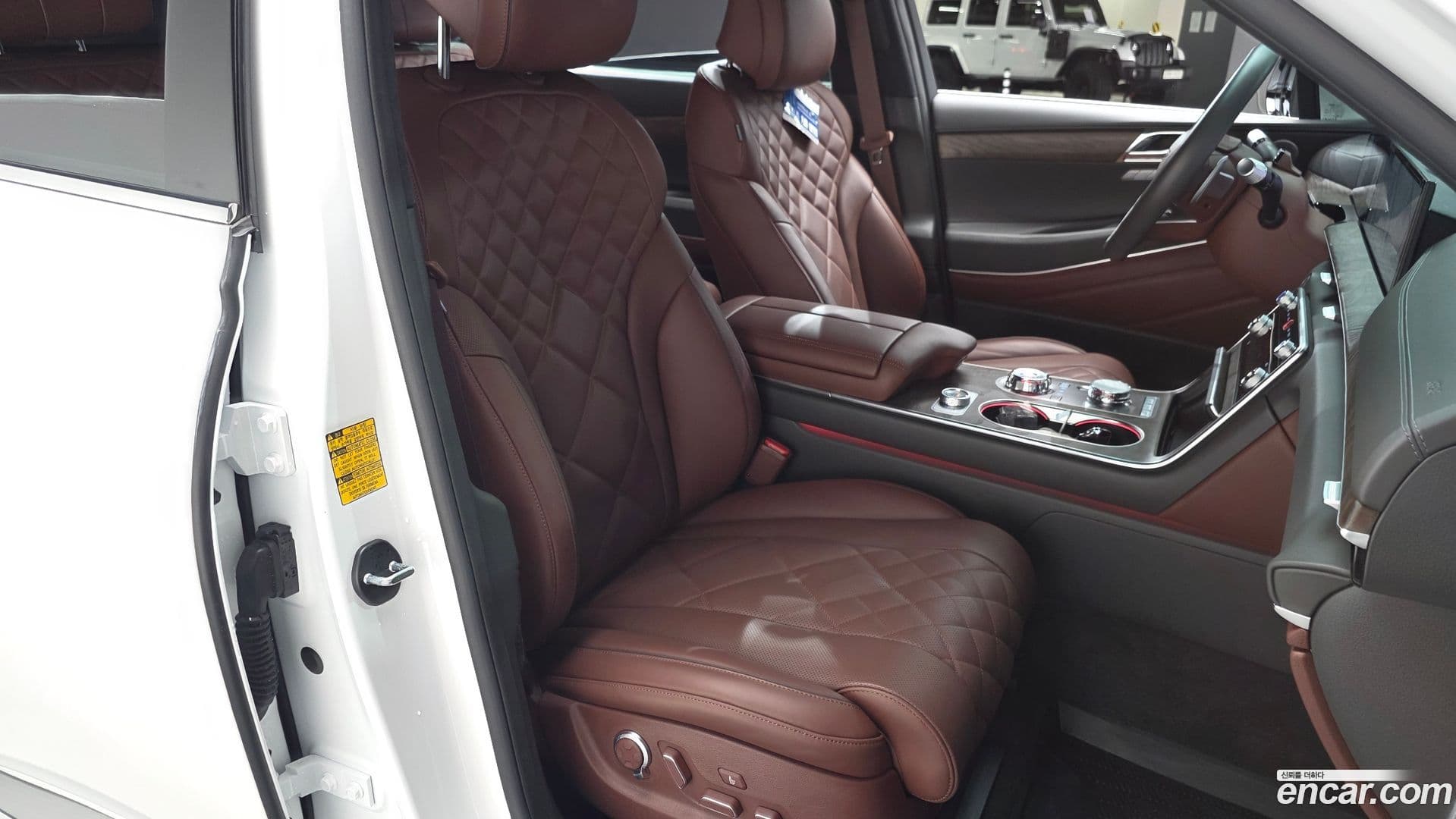 Main__Slider__Photo:GV80 Genesis 2024.0-9