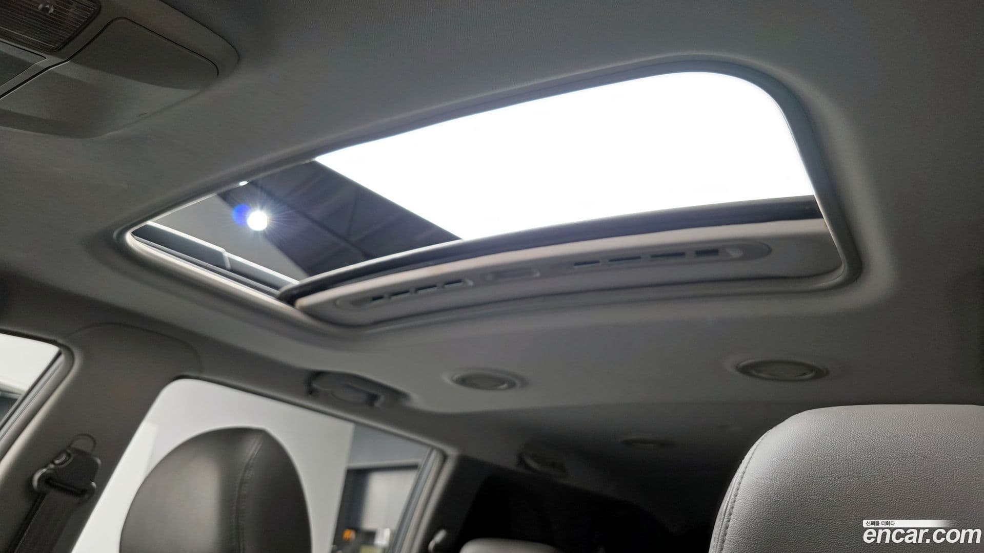 Main__Slider__Photo:KORANDO KG_Mobility_Ssangyong 2014.2-18