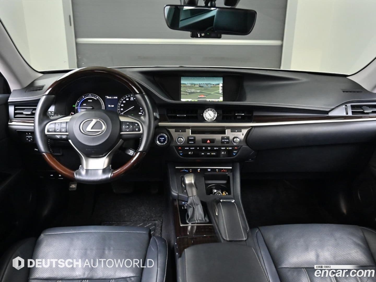 Main__Slider__Photo:ES Lexus 2018.2-6