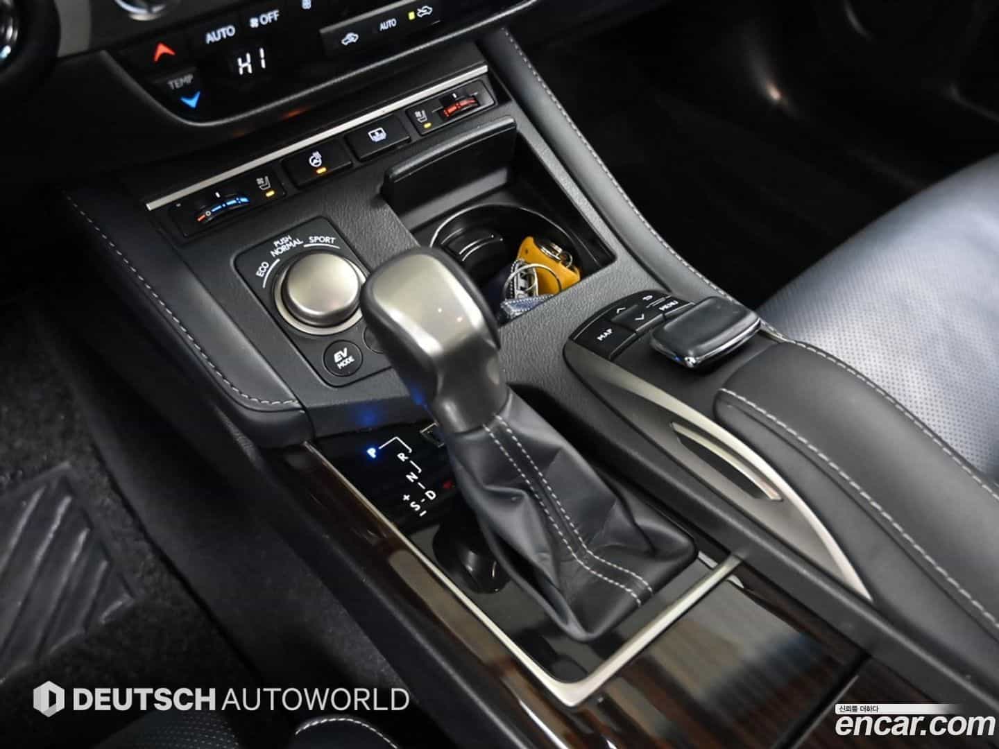 ES Lexus 2018.2-INNER-009