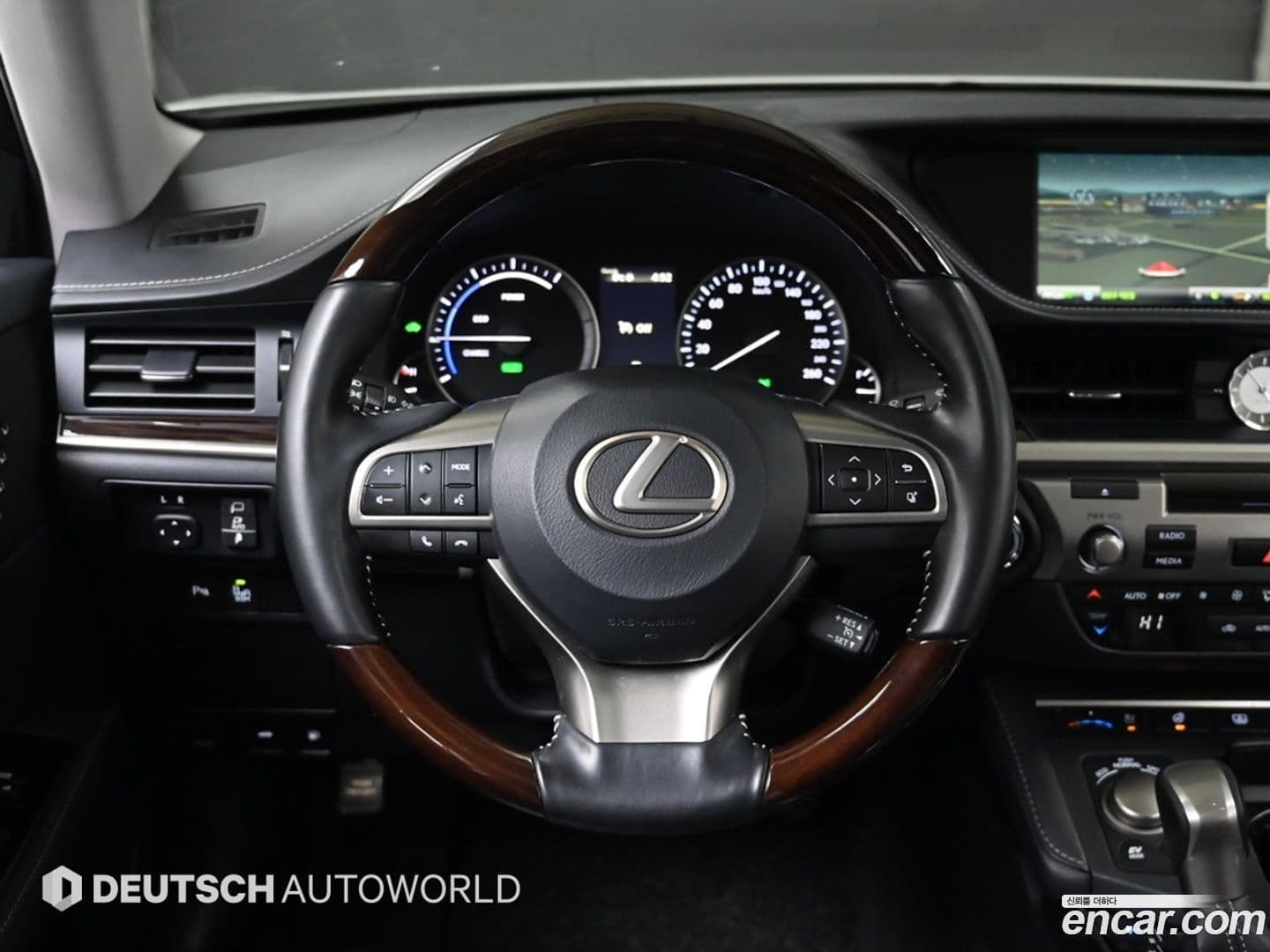 Main__Slider__Photo:ES Lexus 2018.2-12