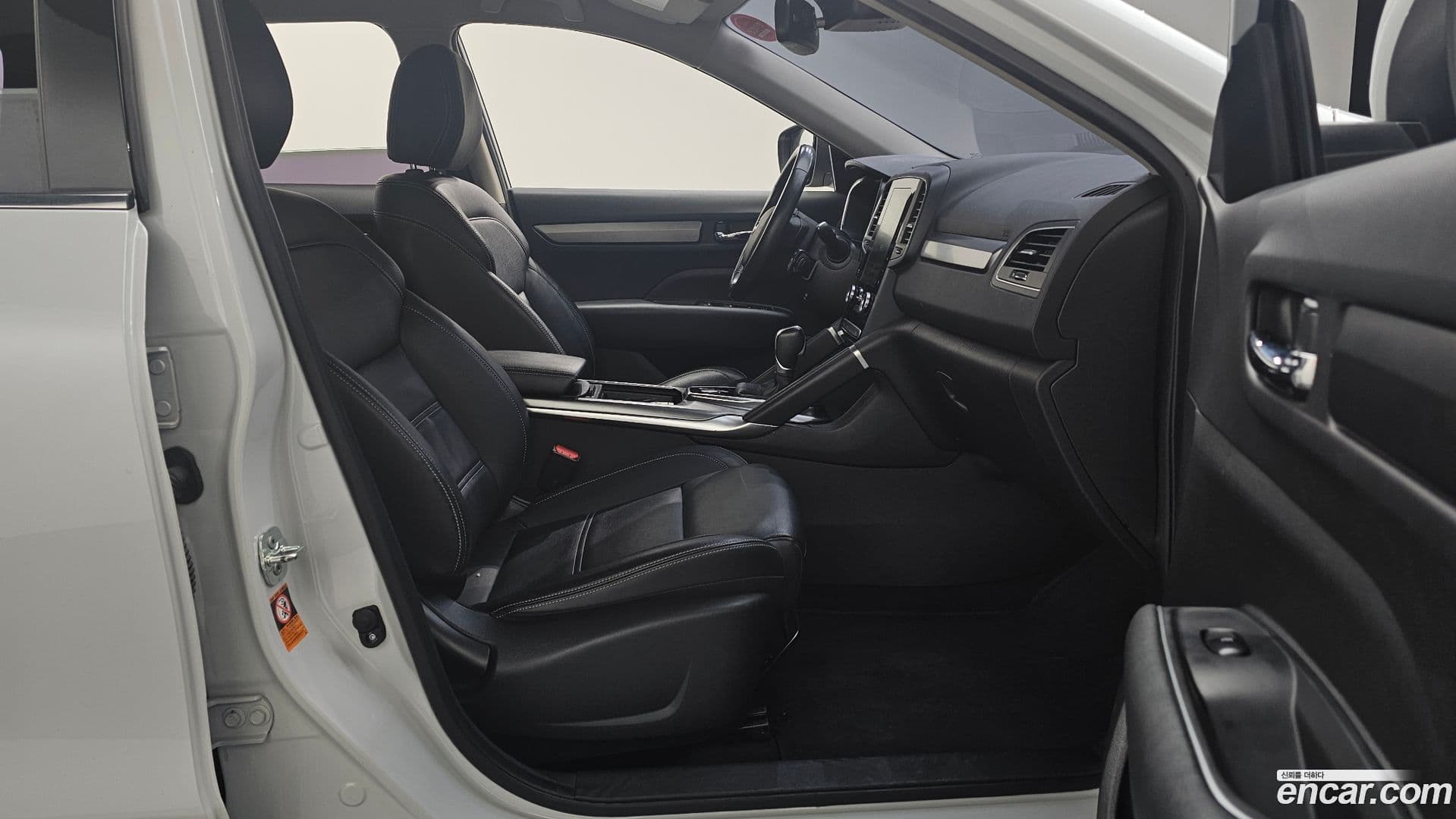 Main__Slider__Photo:QM6 Renault-KoreaSamsung 2019.0-12