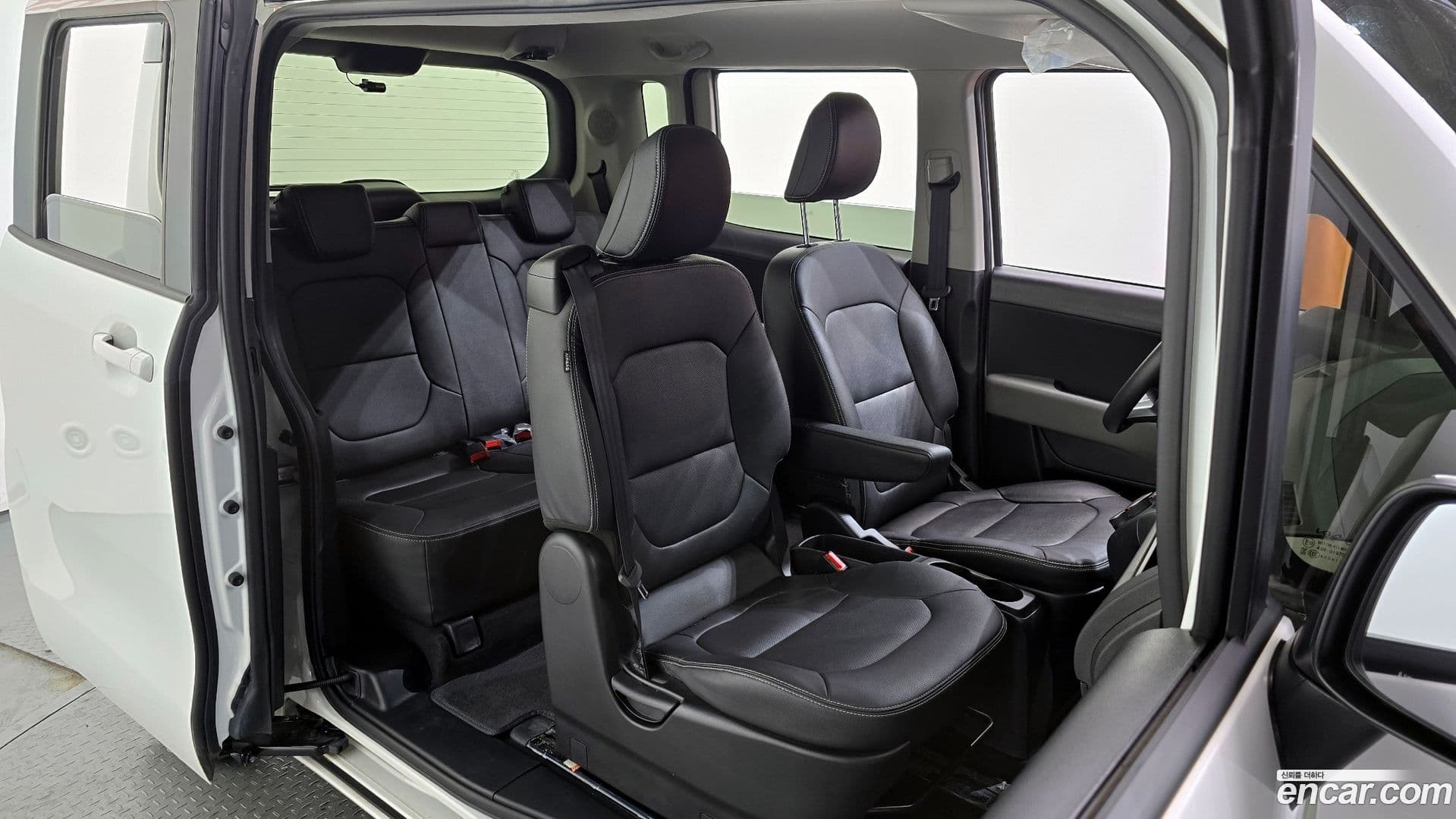 Main__Slider__Photo:RAY Kia 2023.2-11