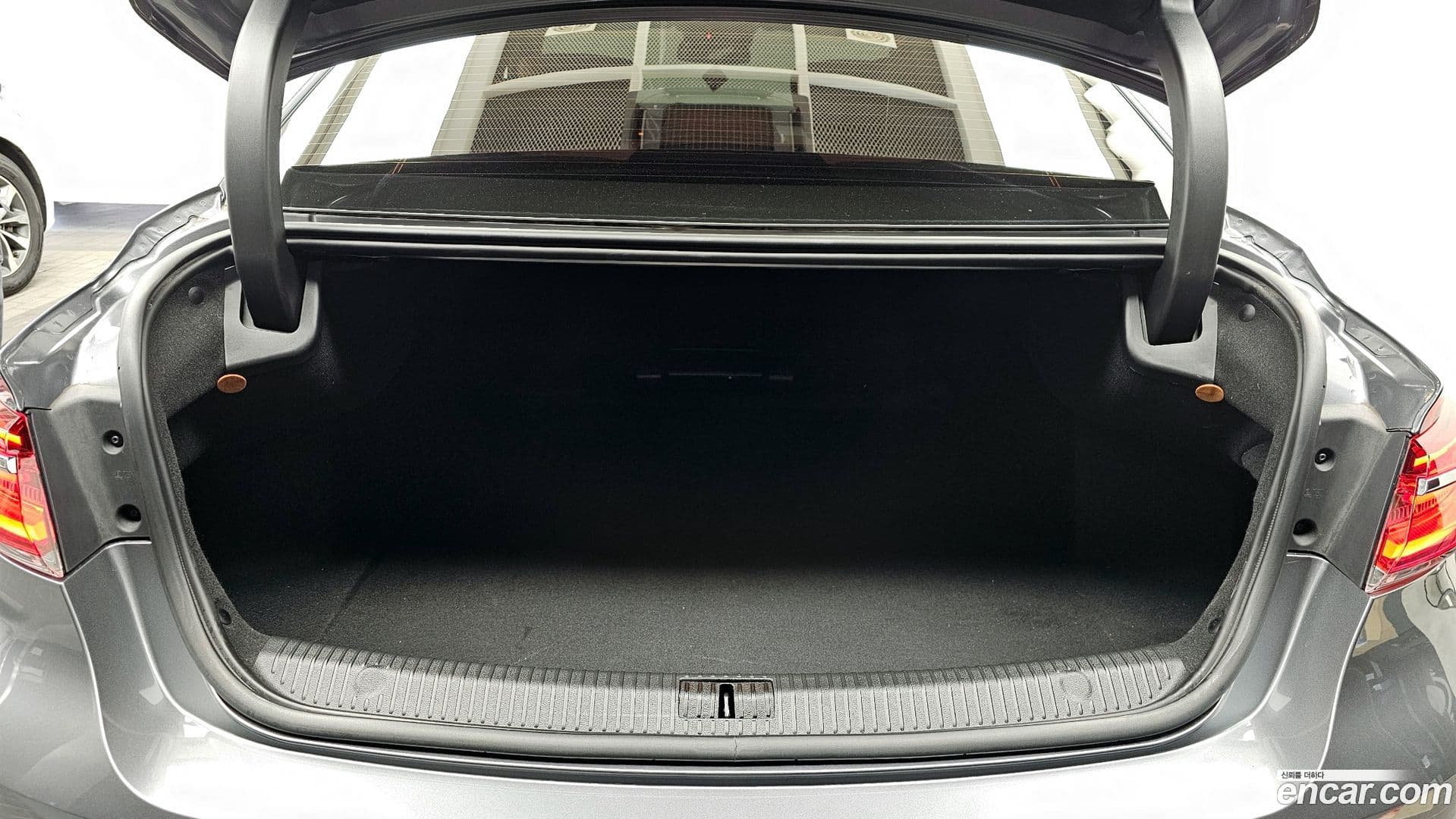 Main__Slider__Photo:SM6 Renault-KoreaSamsung 2021.10-19