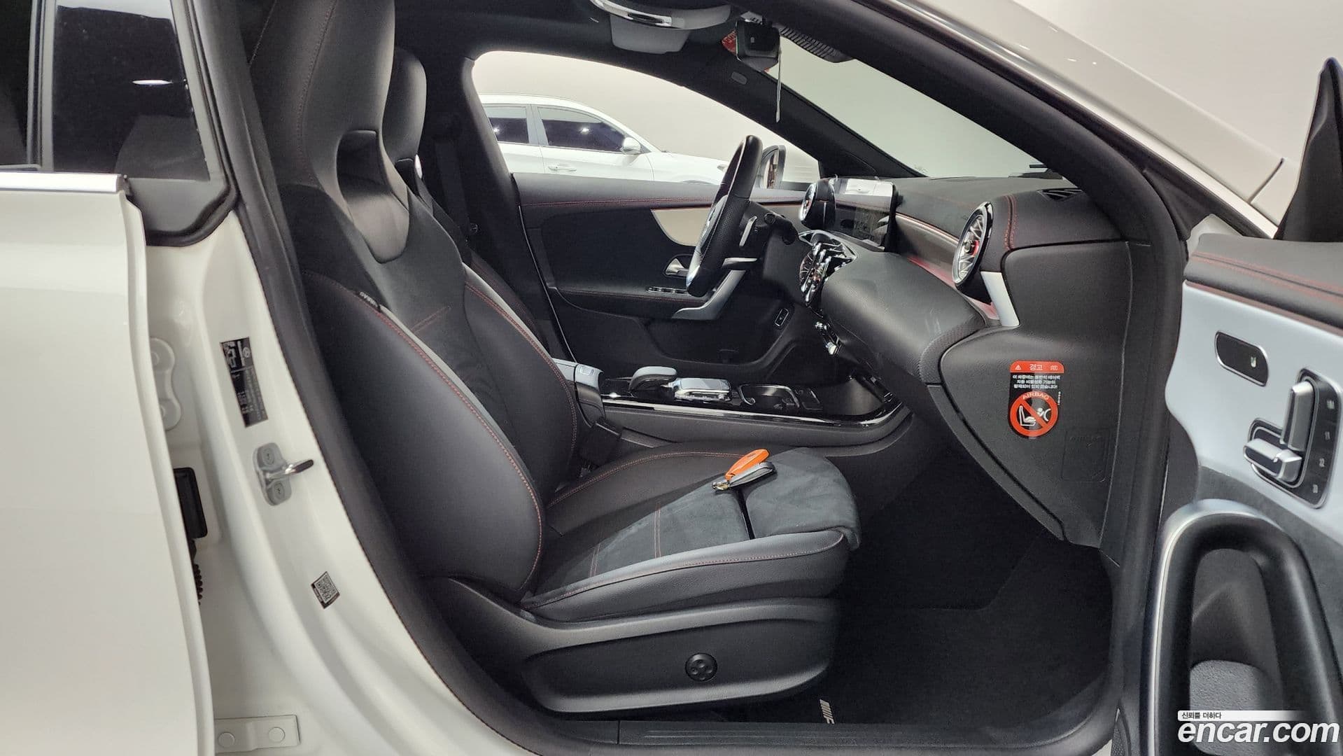 Main__Slider__Photo:CLA-Class Mercedes-Benz 2022.11-10