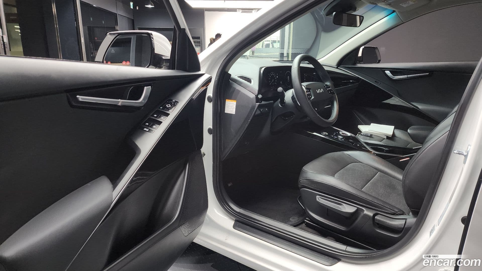 Main__Slider__Photo:Niro Kia 2022.6-9