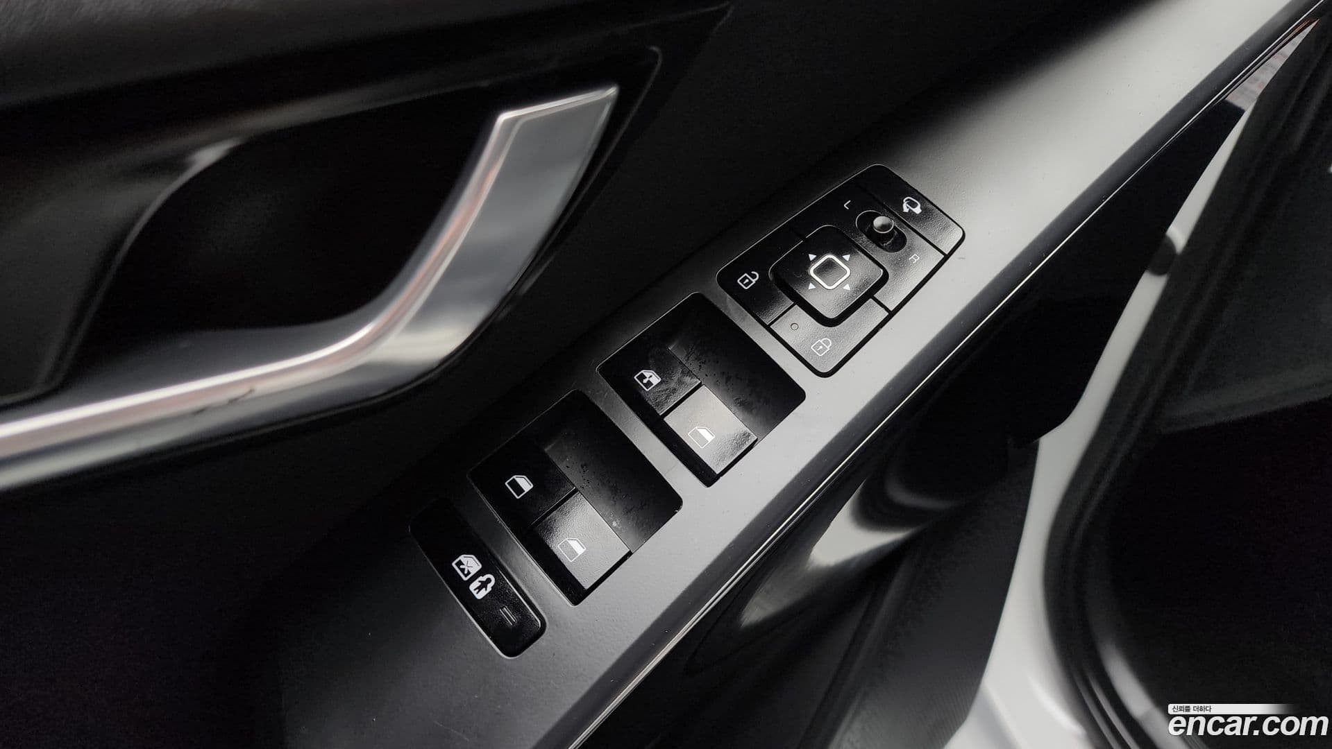 Main__Slider__Photo:Niro Kia 2022.6-18