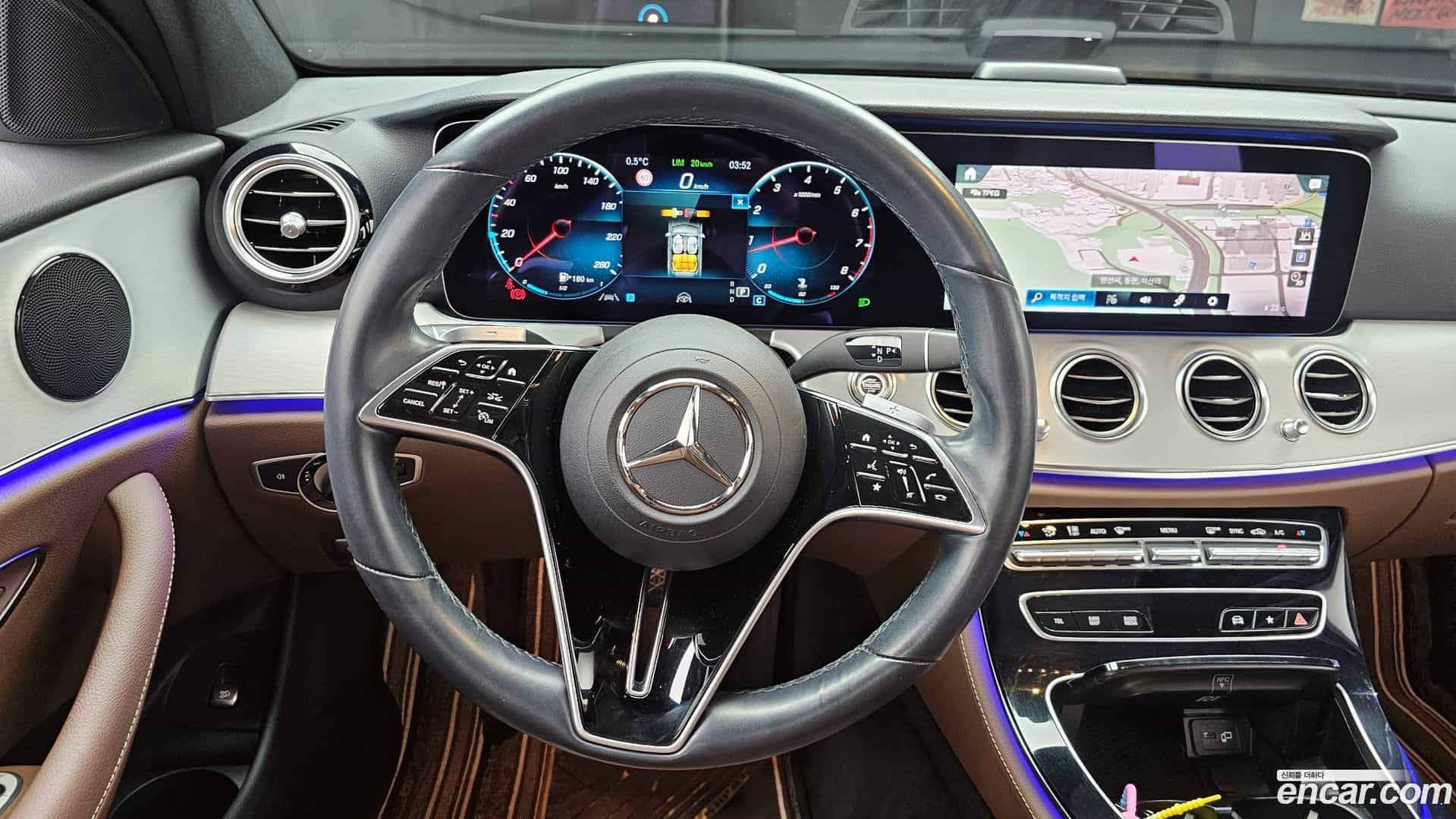 E-Class Mercedes-Benz 2020.11-OPTION-017