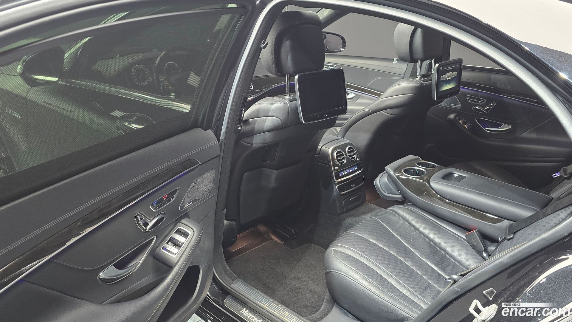 Main__Slider__Photo:S-Class Mercedes-Benz 2016.0-10