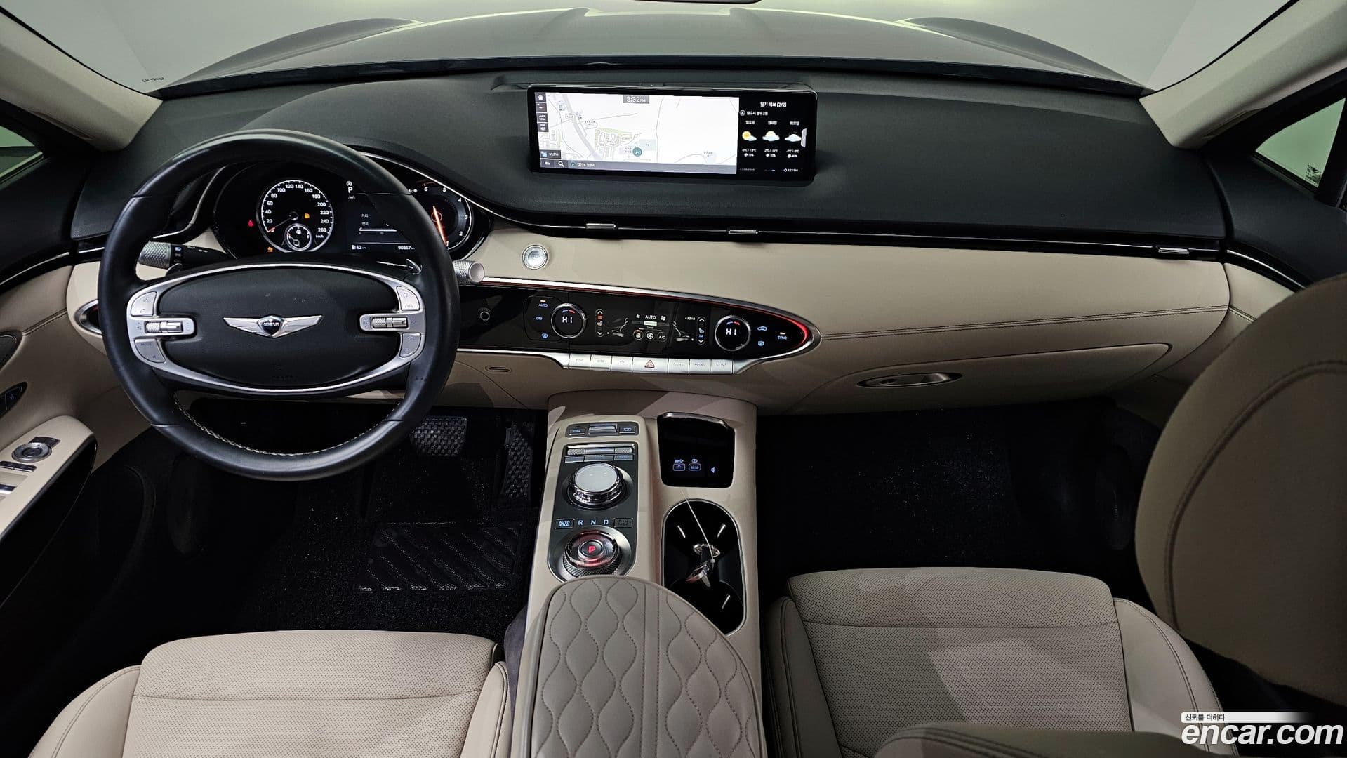 Main__Slider__Photo:GV70 Genesis 2021.1-6