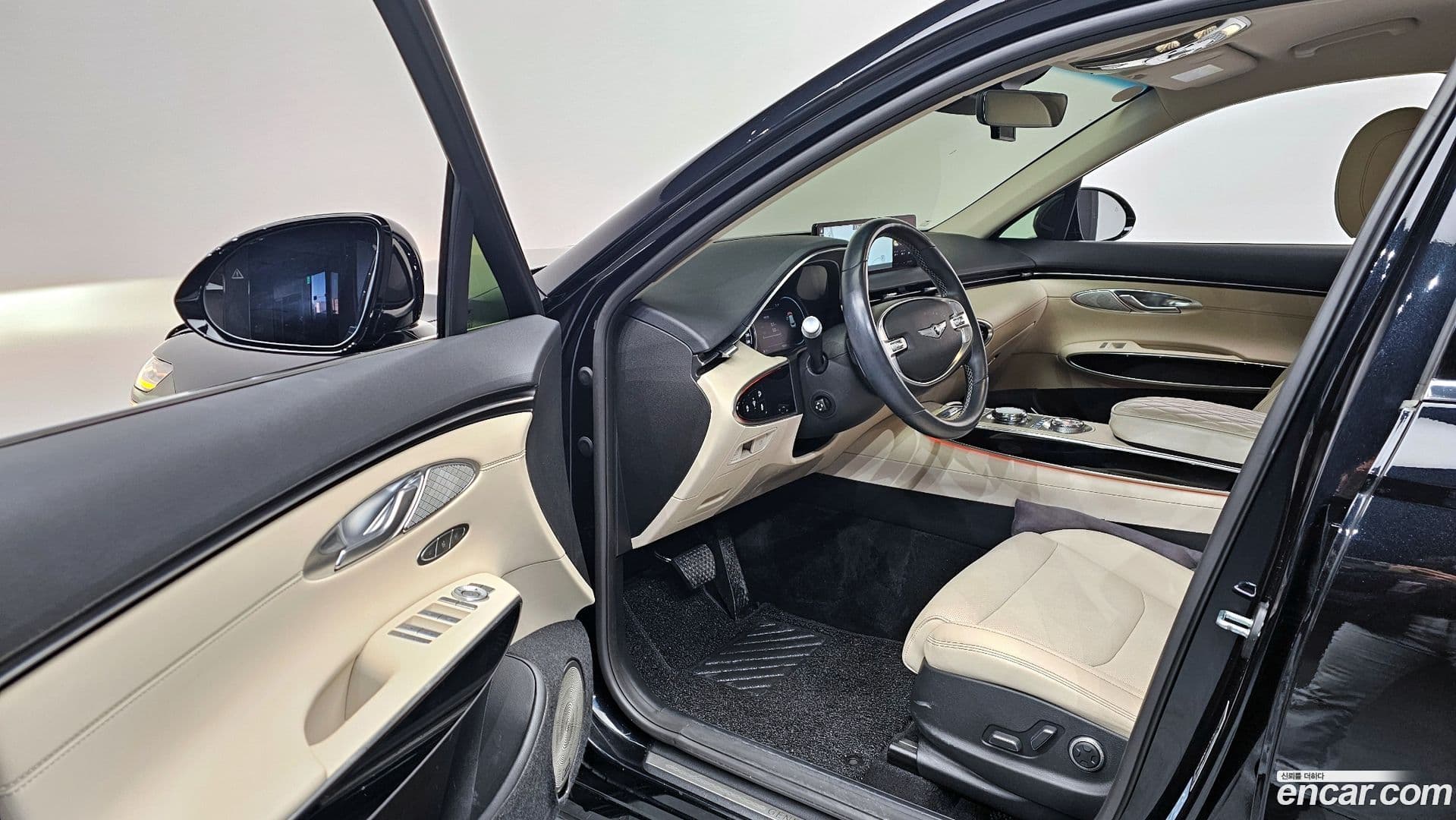 Main__Slider__Photo:GV70 Genesis 2021.1-10