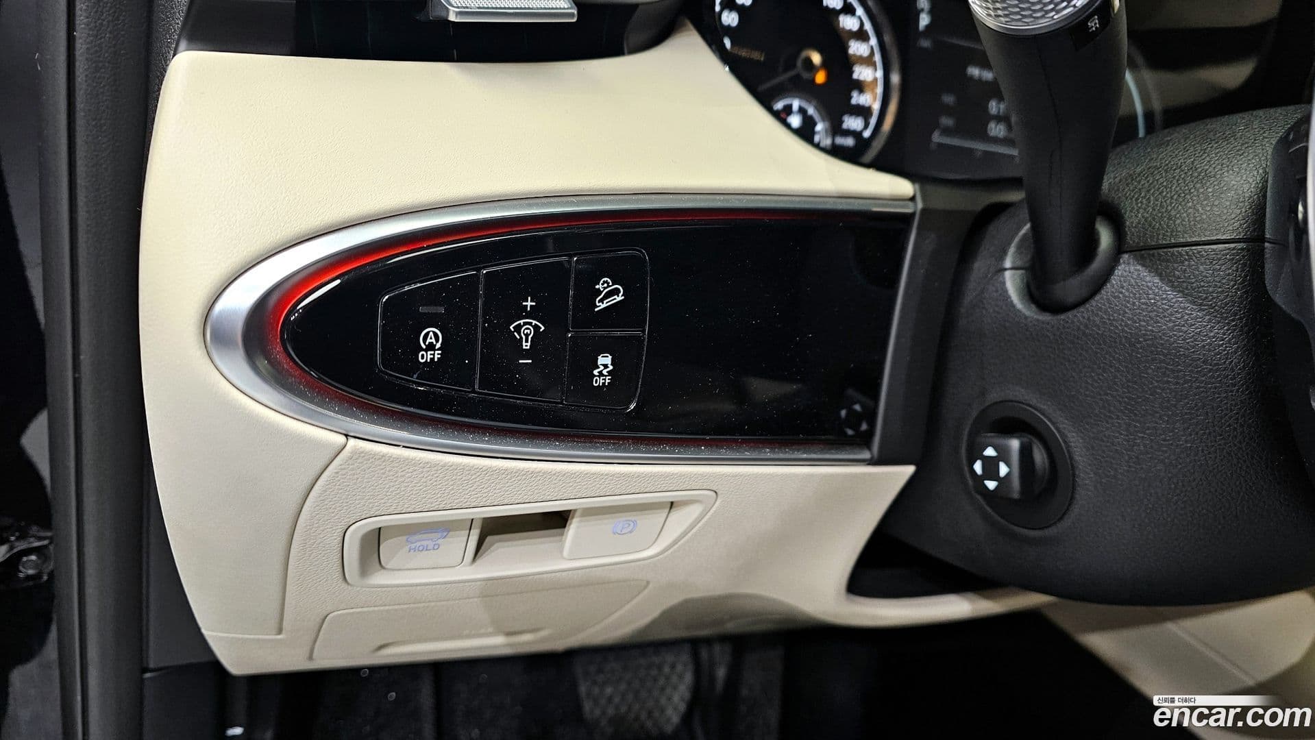 Main__Slider__Photo:GV70 Genesis 2021.1-13