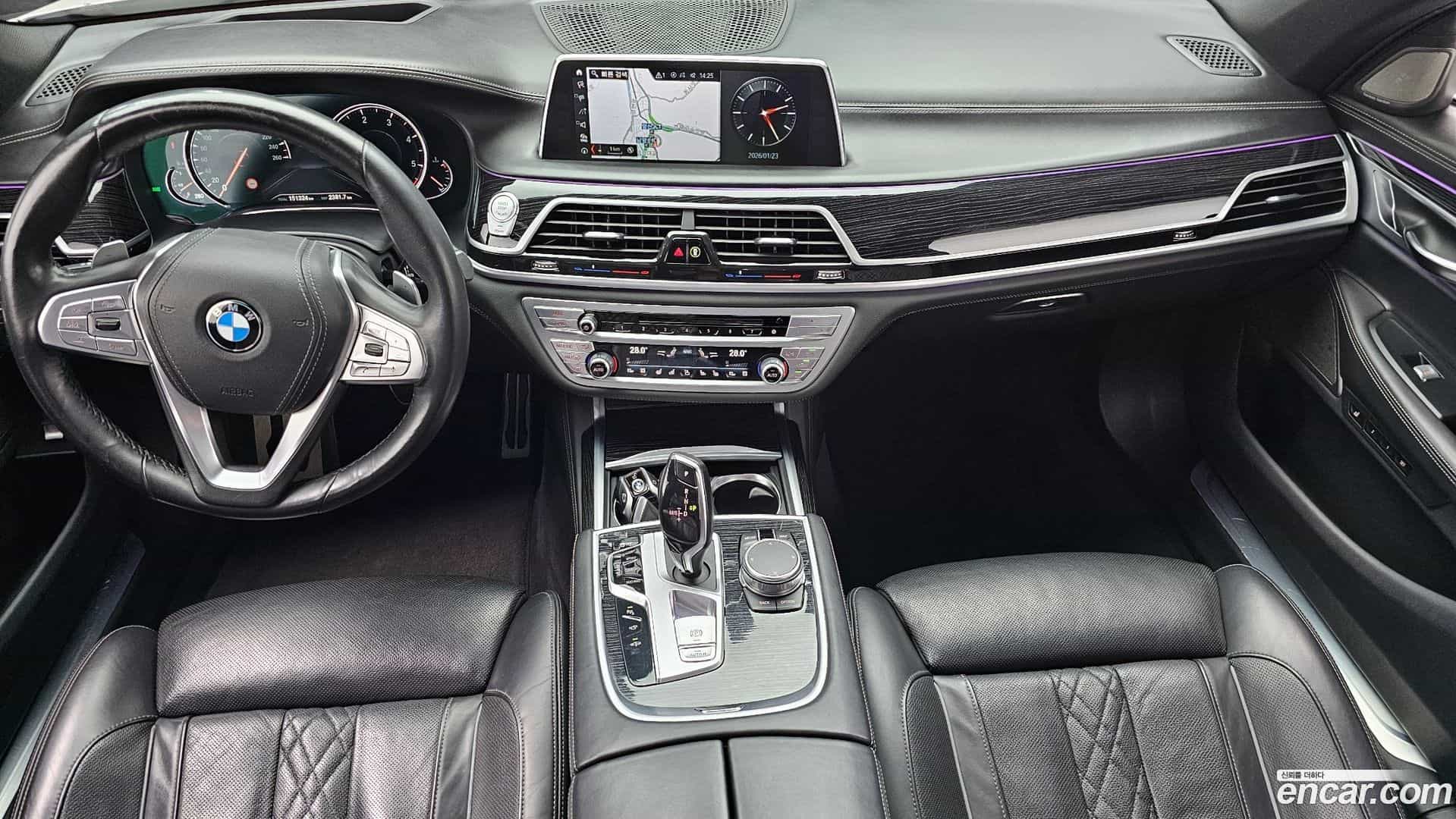 7-Series BMW 2018.11-INNER-007