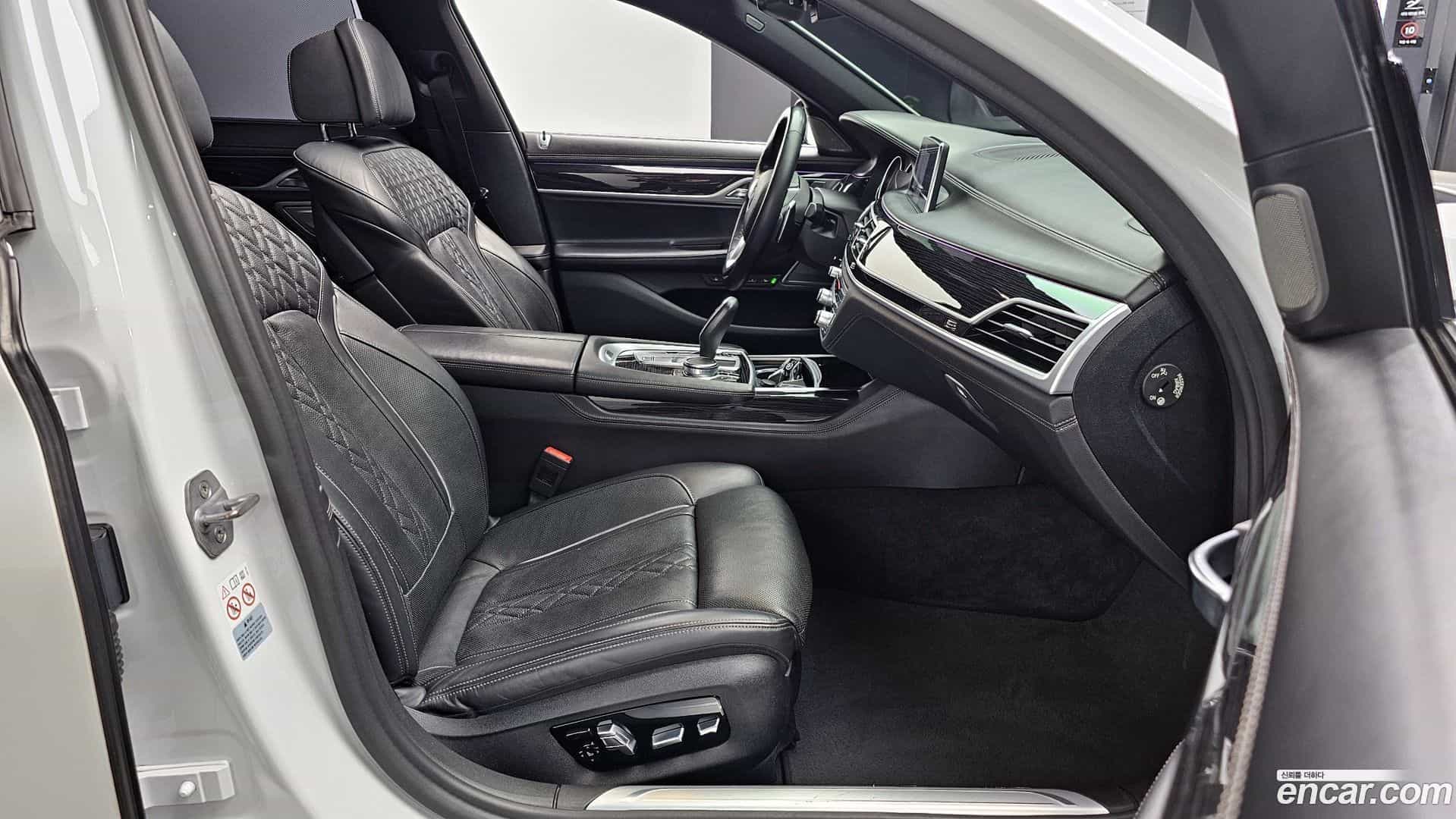 7-Series BMW 2018.11-INNER-010