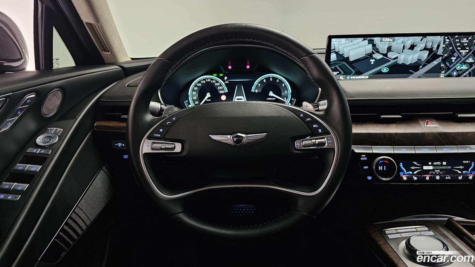 Main__Slider__Photo:G80 Genesis 2023.9-12