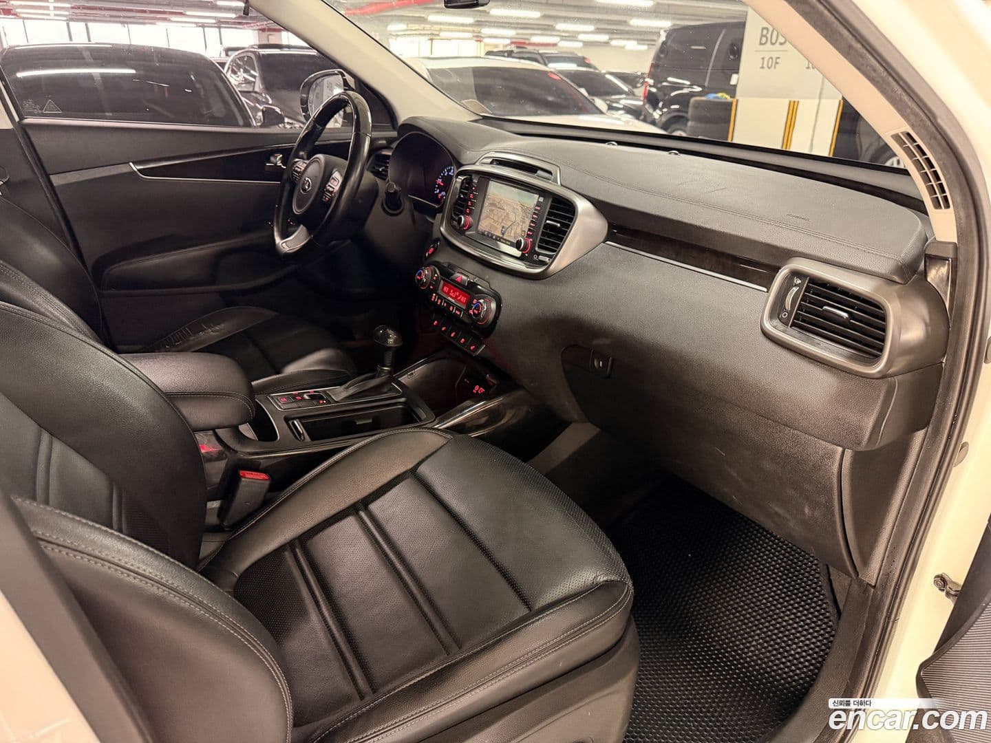 Main__Slider__Photo:Sorento Kia 2015.1-6