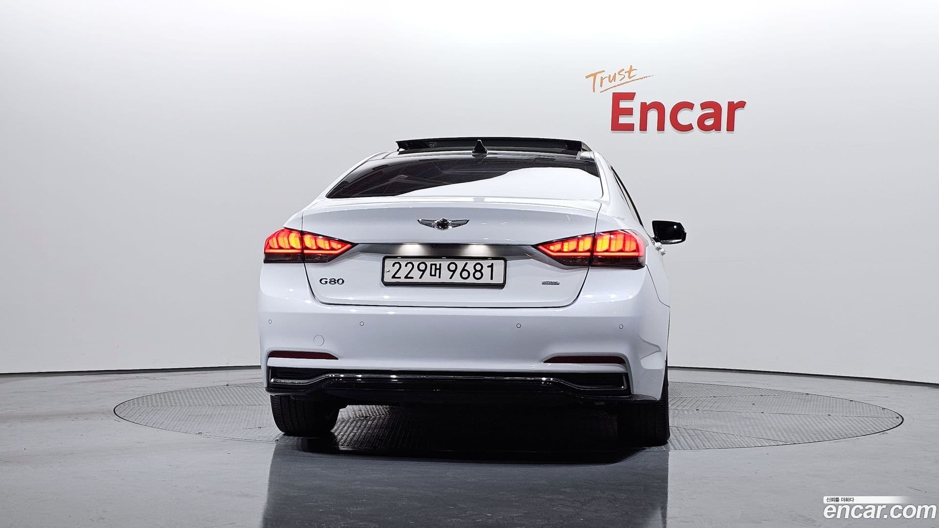 Main__Slider__Photo:G80 Genesis 2018.10-3