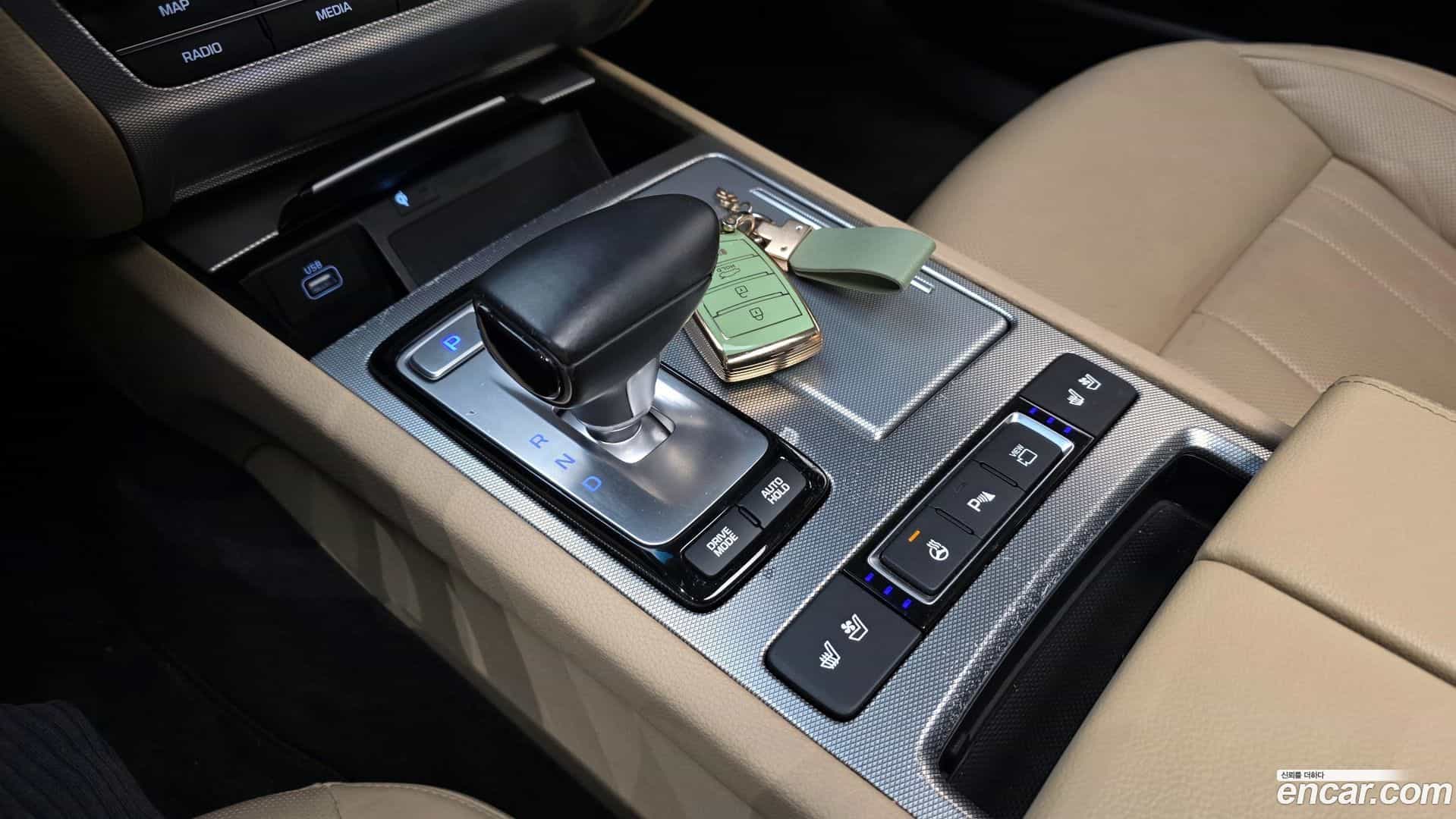 G80 Genesis 2018.10-INNER-009