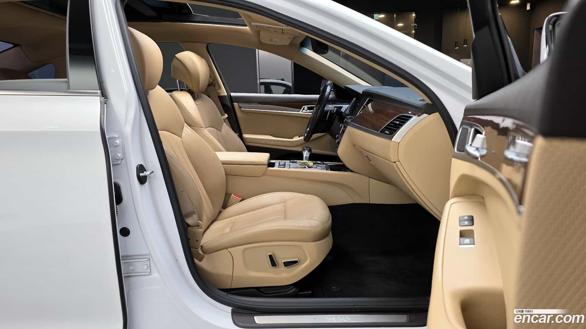 G80 Genesis 2018.10-INNER-010