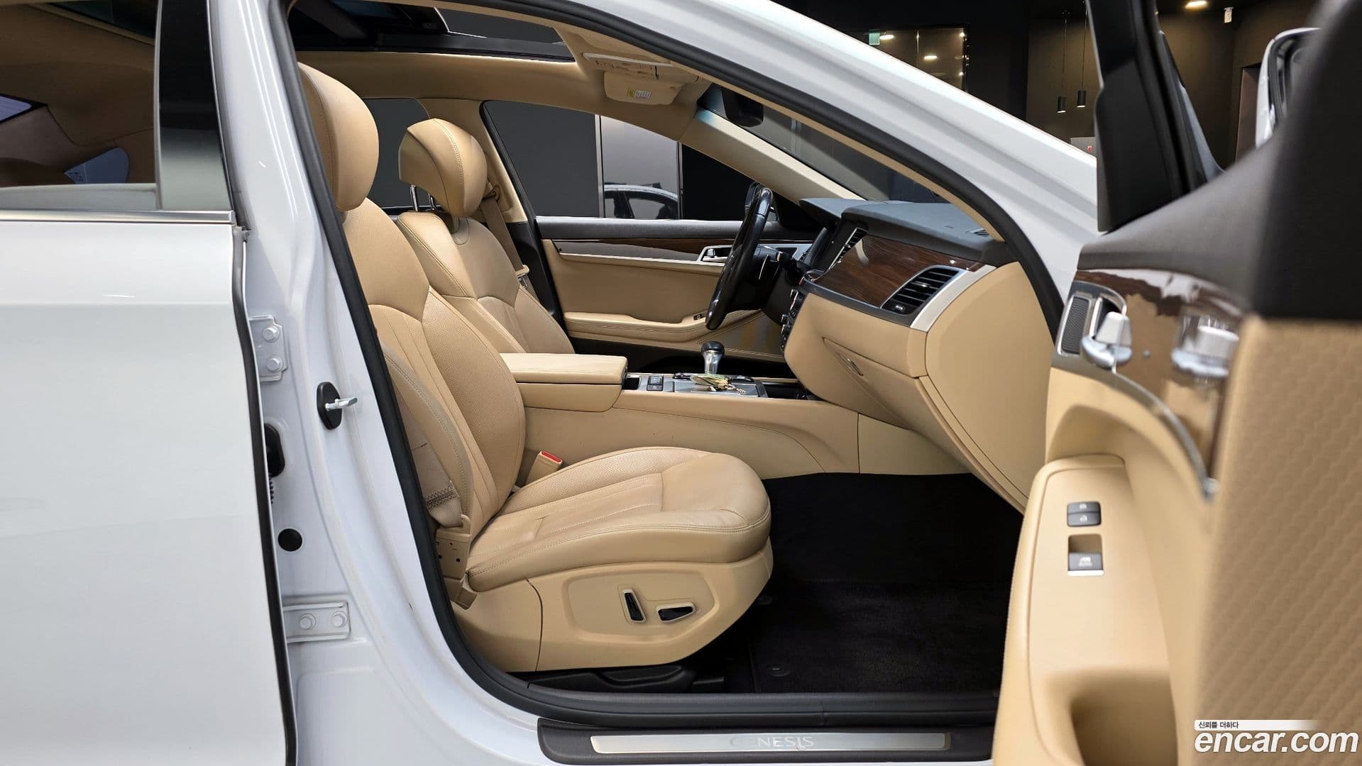 Main__Slider__Photo:G80 Genesis 2018.10-9