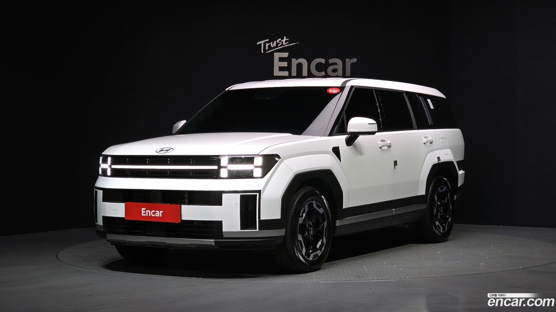 Main__Slider__Photo:Santafe Hyundai 2025.0-0