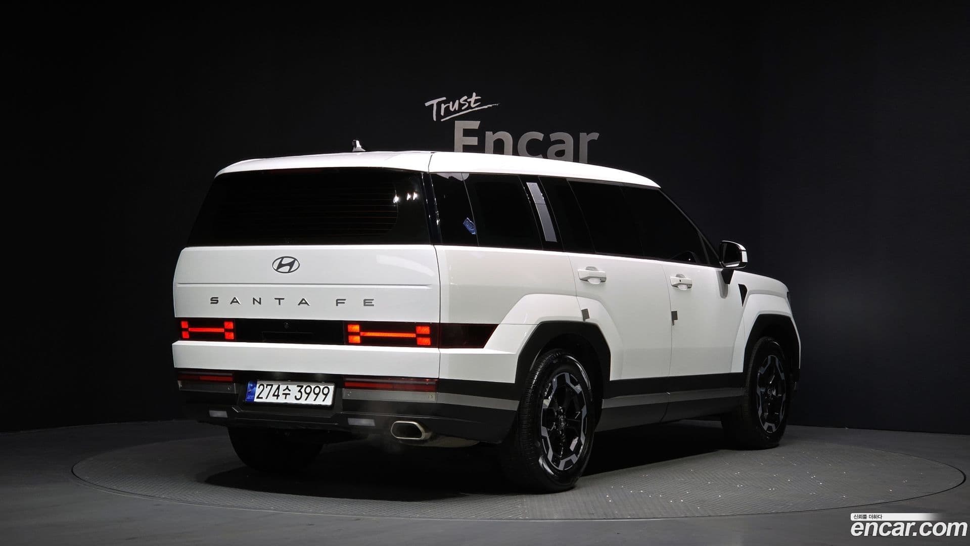 Main__Slider__Photo:Santafe Hyundai 2025.0-1