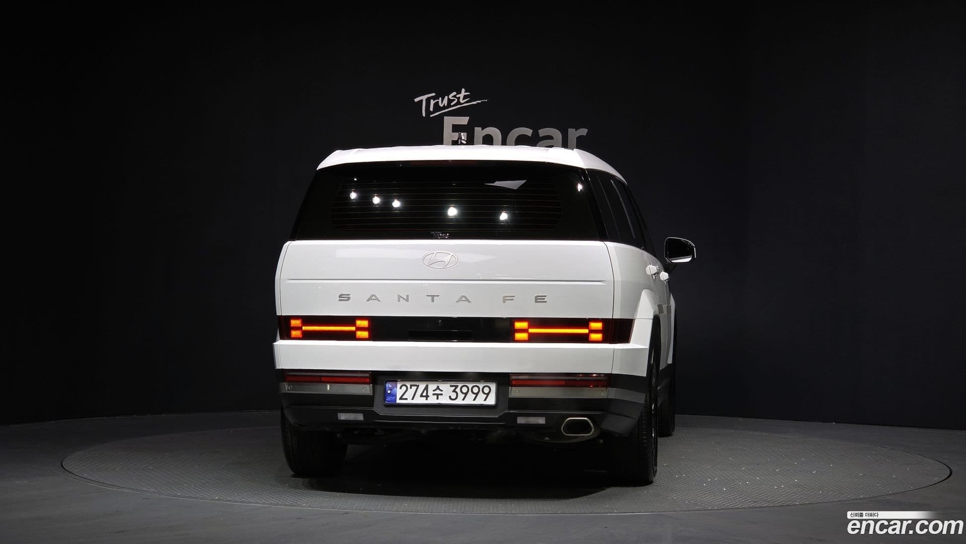 Main__Slider__Photo:Santafe Hyundai 2025.0-3