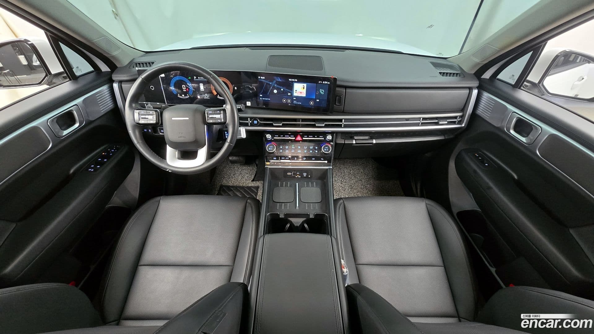 Main__Slider__Photo:Santafe Hyundai 2025.0-6