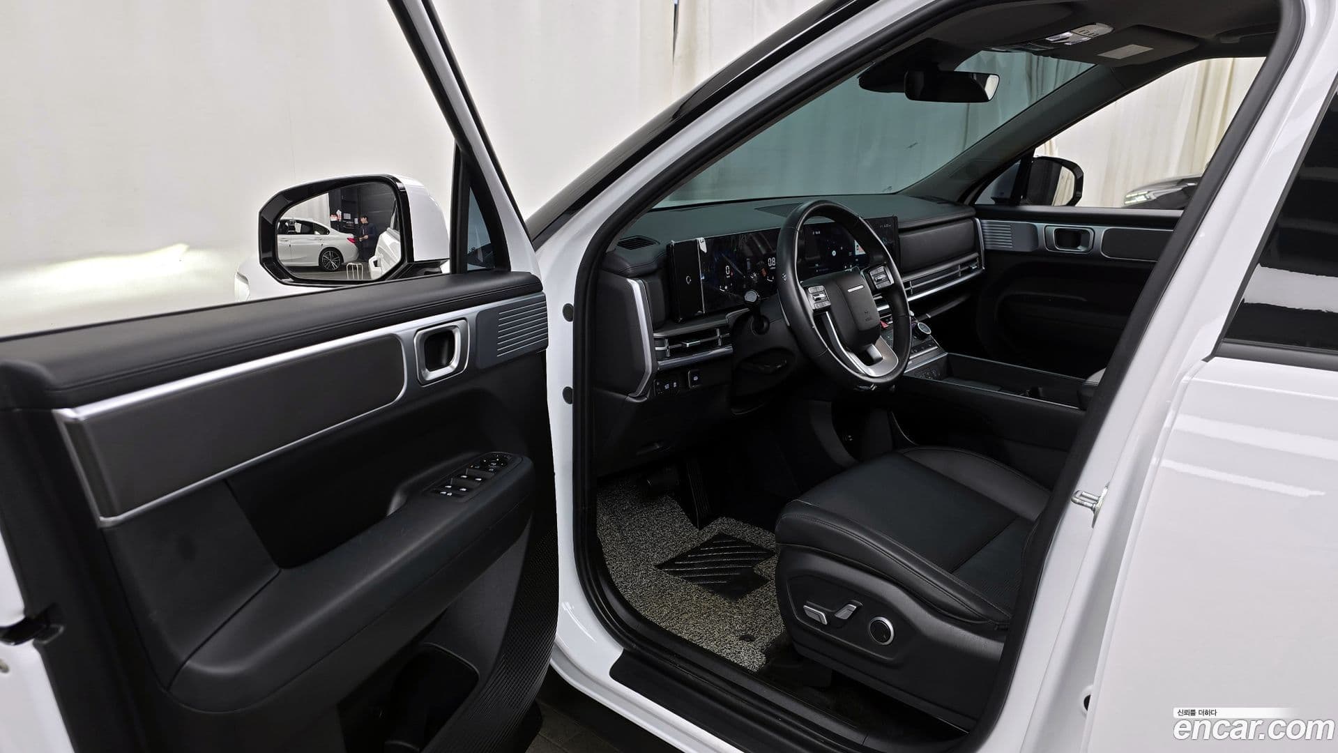 Main__Slider__Photo:Santafe Hyundai 2025.0-9