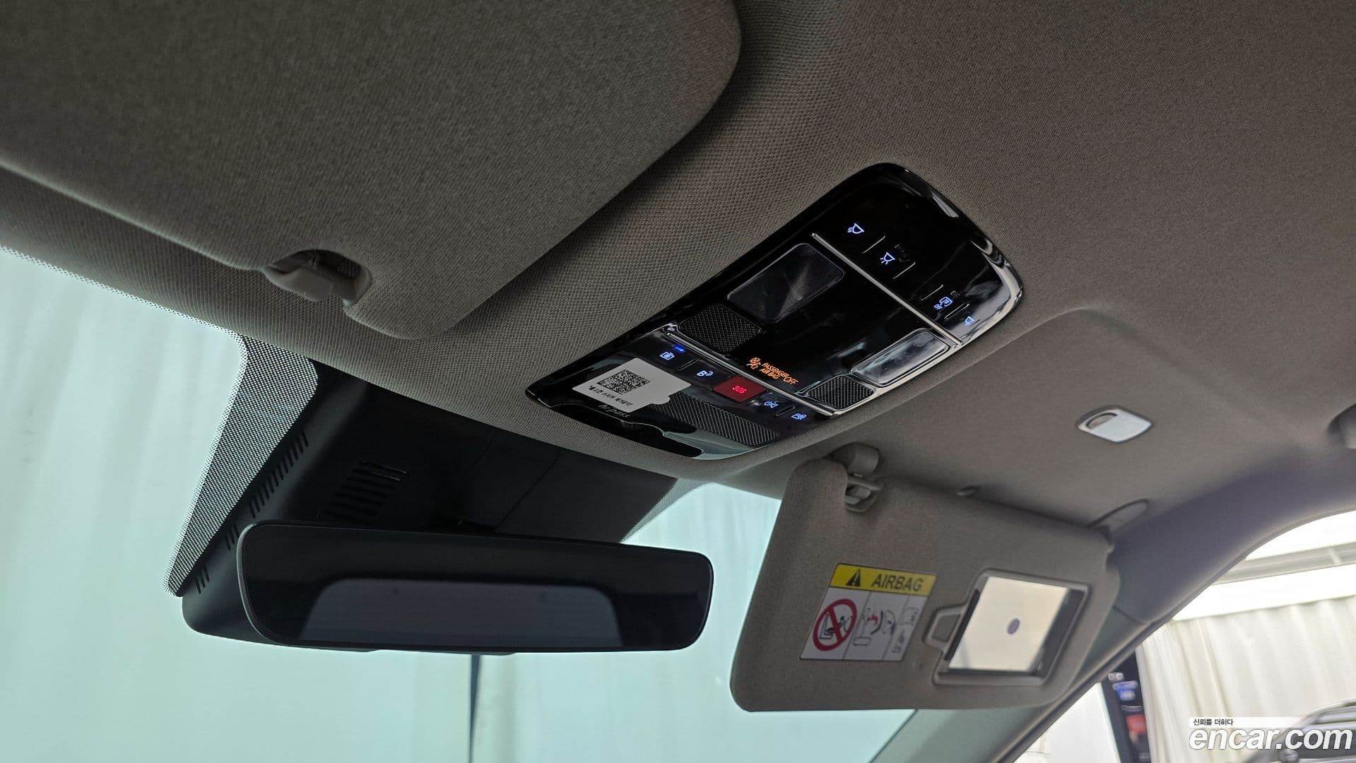 Main__Slider__Photo:Santafe Hyundai 2025.0-17