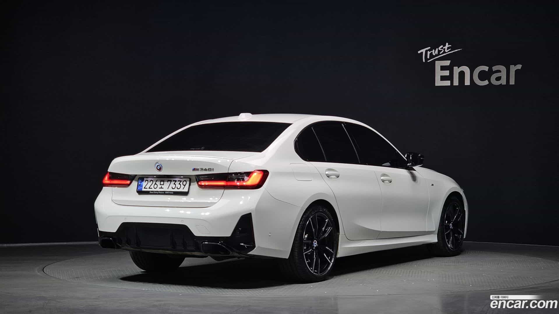 3-Series BMW 2023.7-OUTER-002