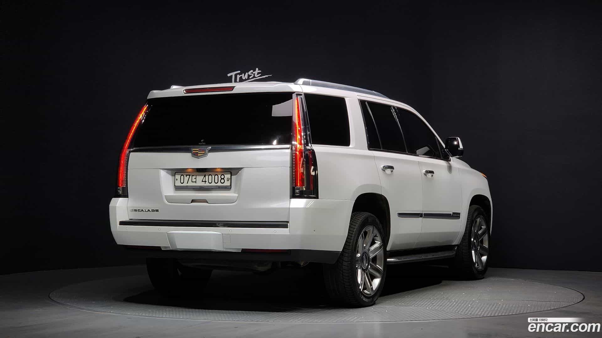 Escalade Cadillac 2017.6-OUTER-002