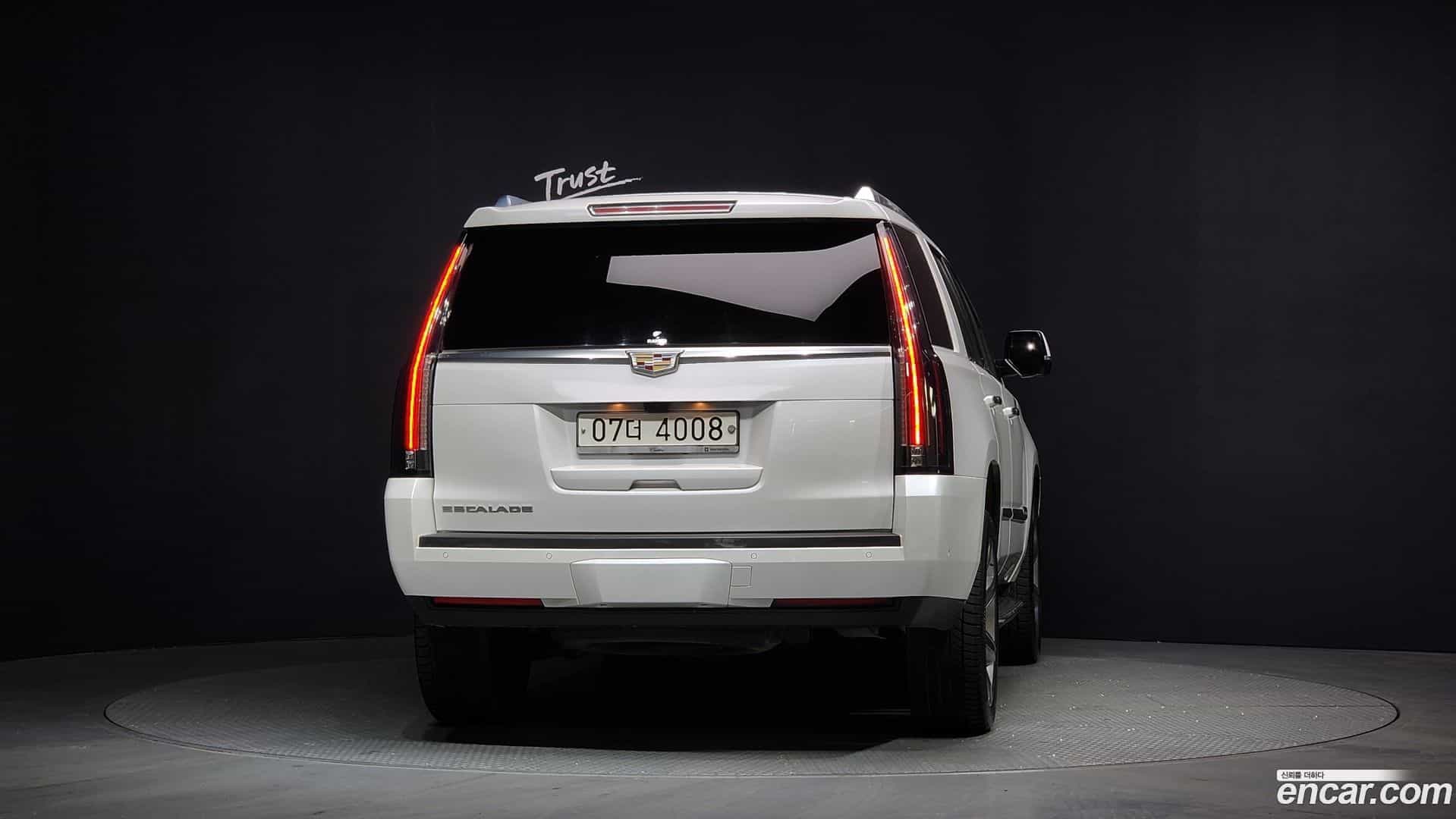 Escalade Cadillac 2017.6-OUTER-004