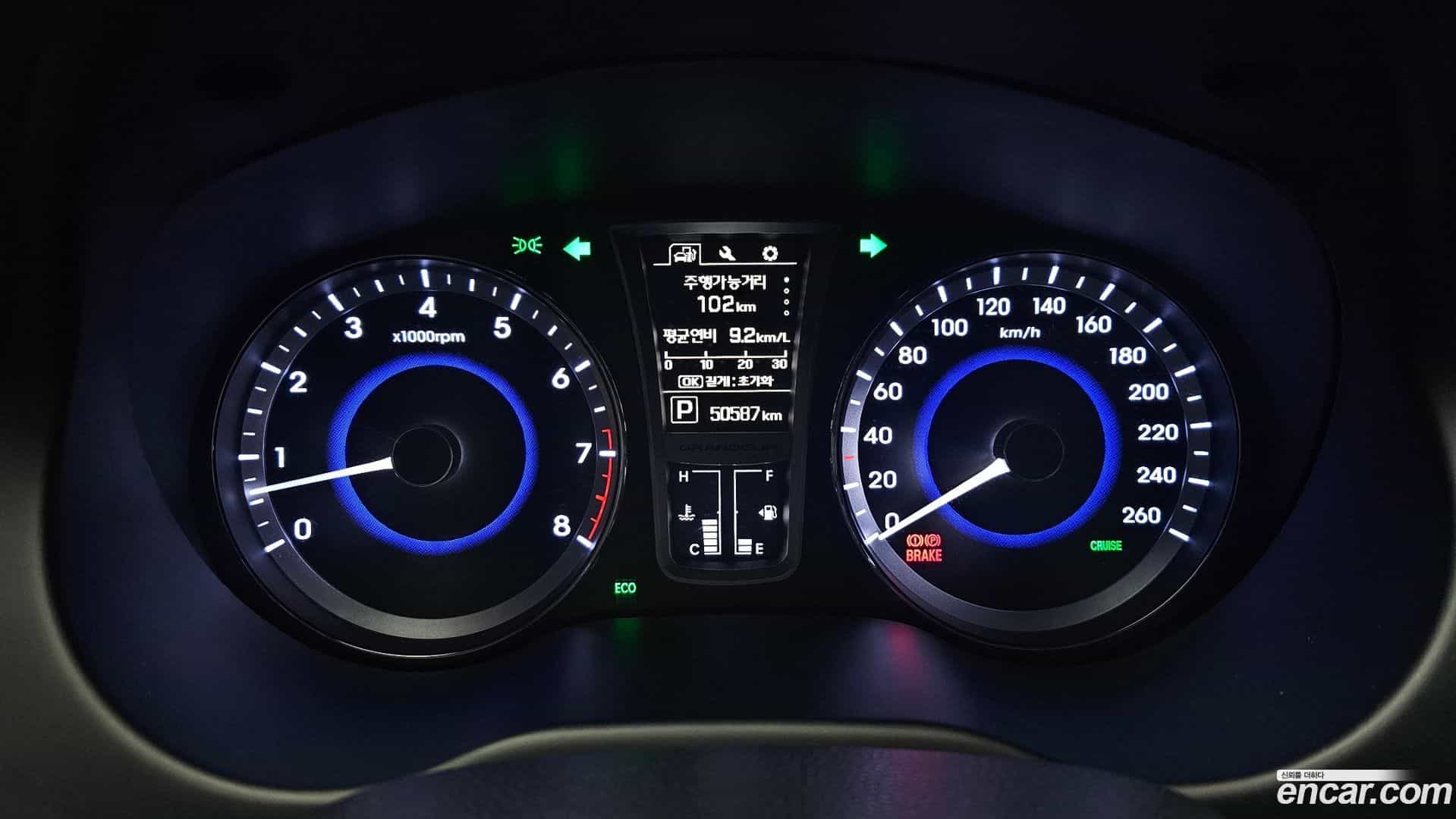 Grandeur Hyundai 2015.11-INNER-008