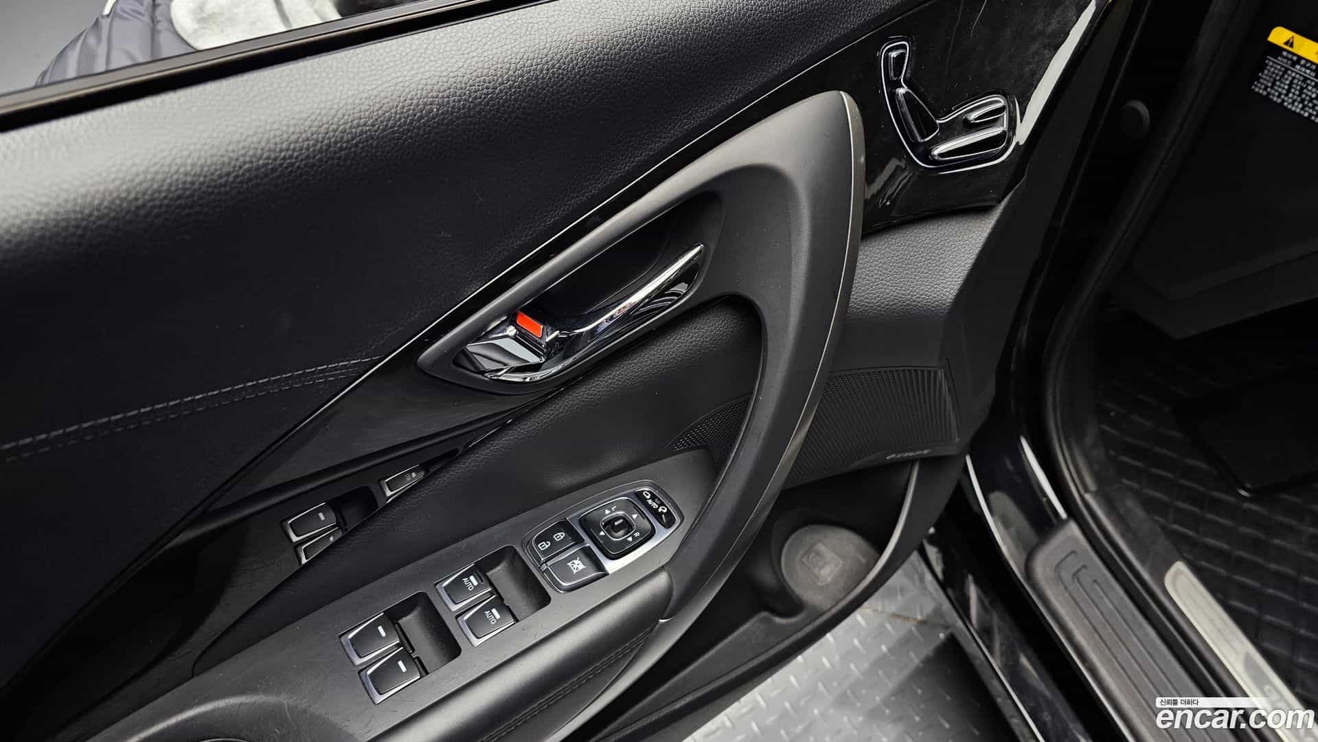 Grandeur Hyundai 2015.11-OPTION-020