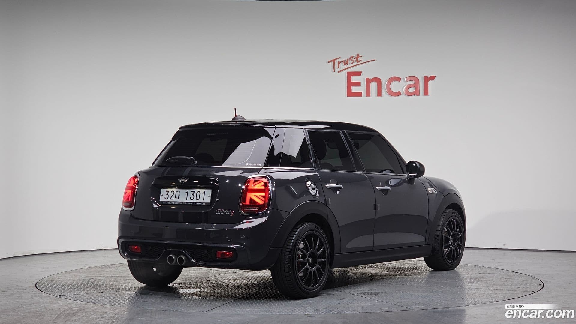 Main__Slider__Photo:Cooper Mini 2019.6-1