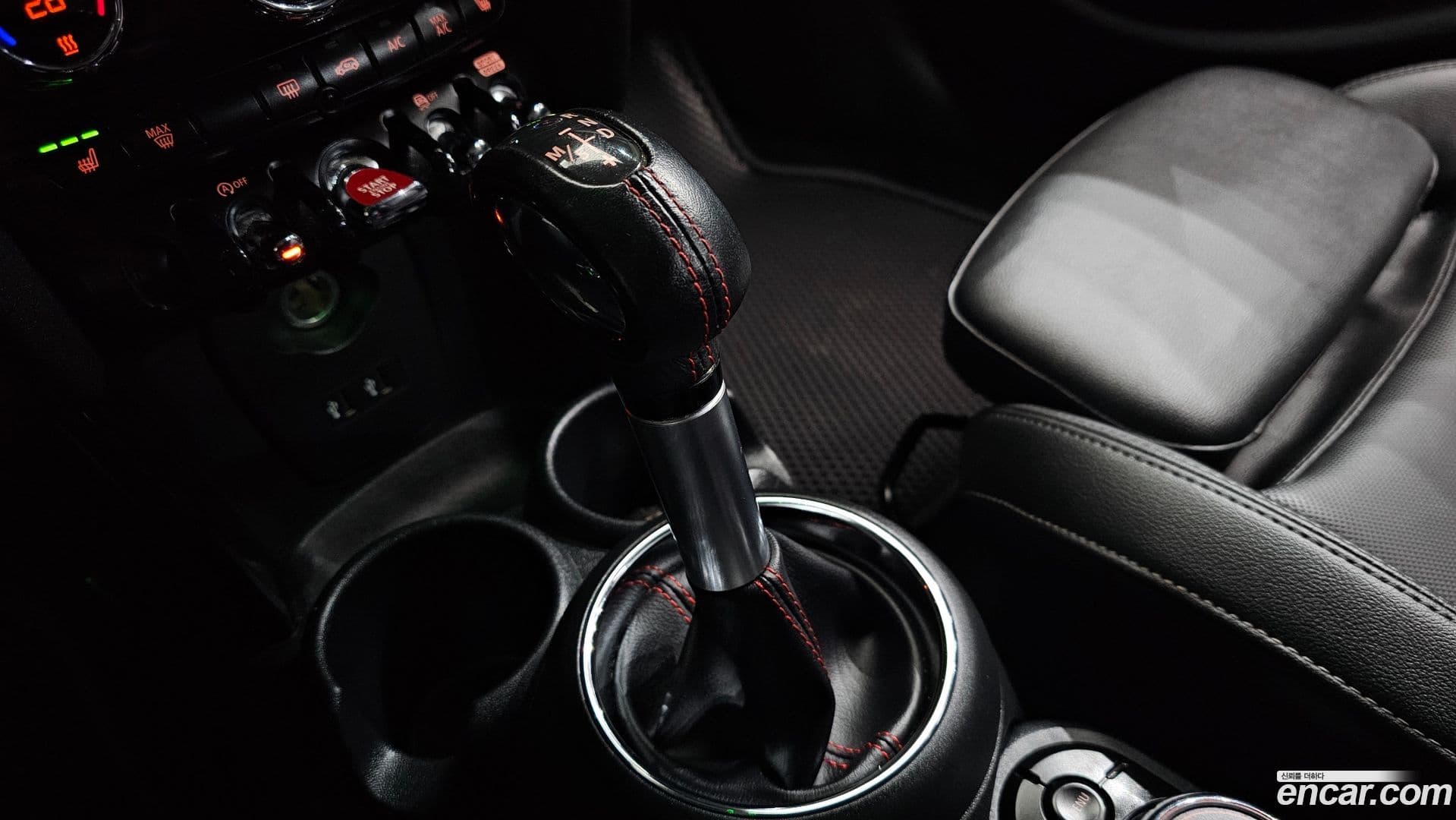 Main__Slider__Photo:Cooper Mini 2019.6-8