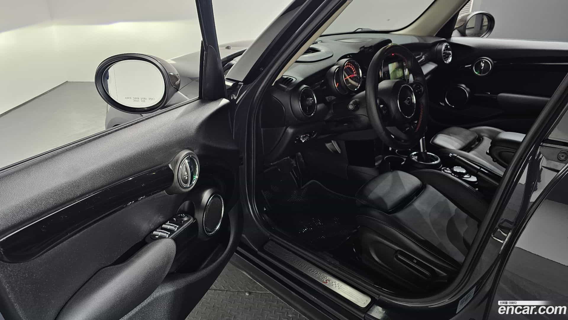 Cooper Mini 2019.6-OPTION-015