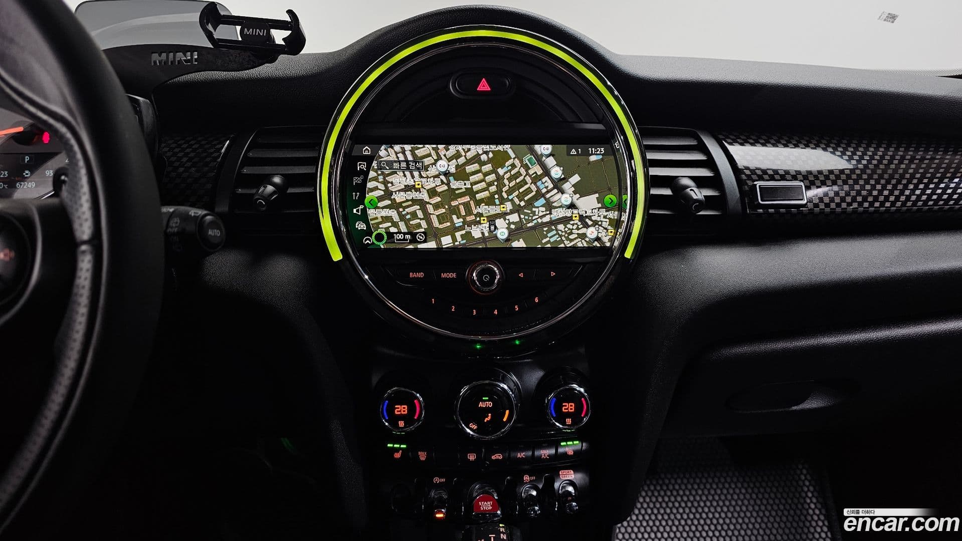 Main__Slider__Photo:Cooper Mini 2019.6-13