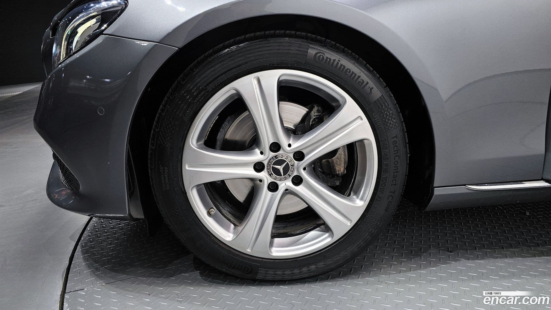 Main__Slider__Photo:E-Class Mercedes-Benz 2018.2-4