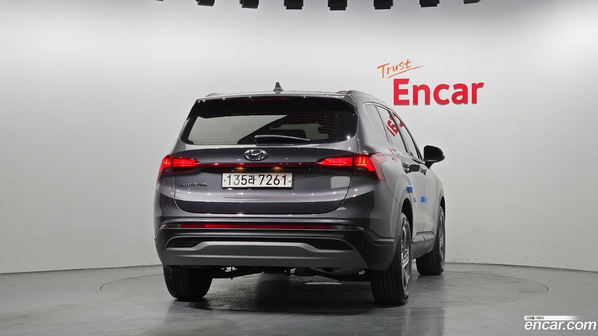 Main__Slider__Photo:Santafe Hyundai 2021.11-3